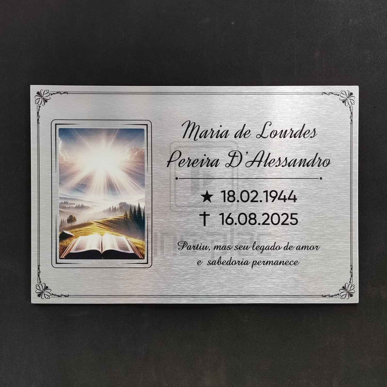 Placa em ACM para túmulo, jazigos e lápides de cemitério