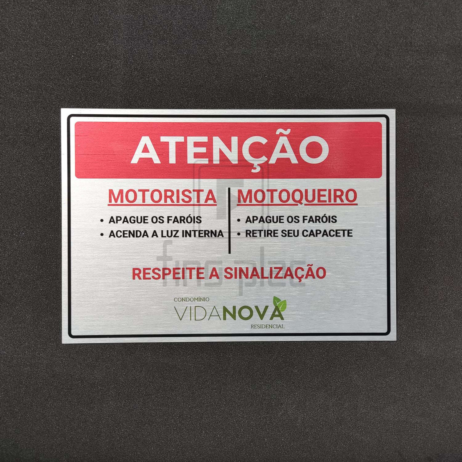 Placa para identificação de apartamentos, andar, áreas comuns e privadas