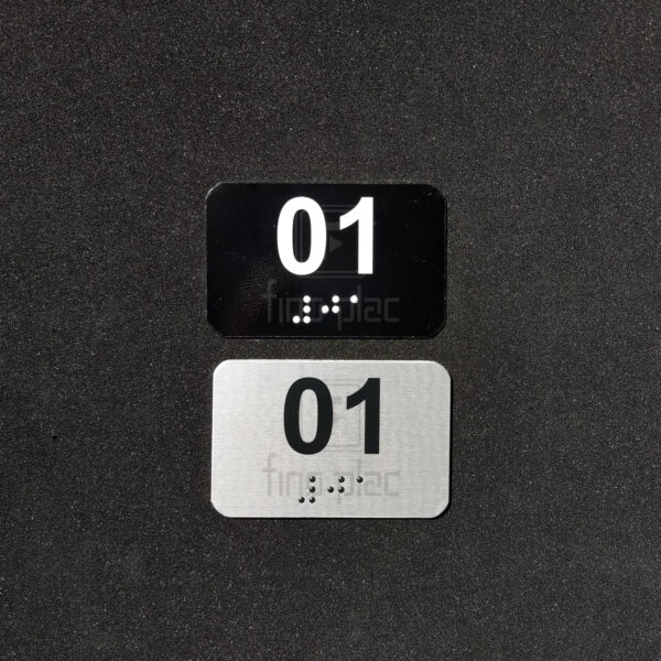 Placa em Braille com acessibilidade