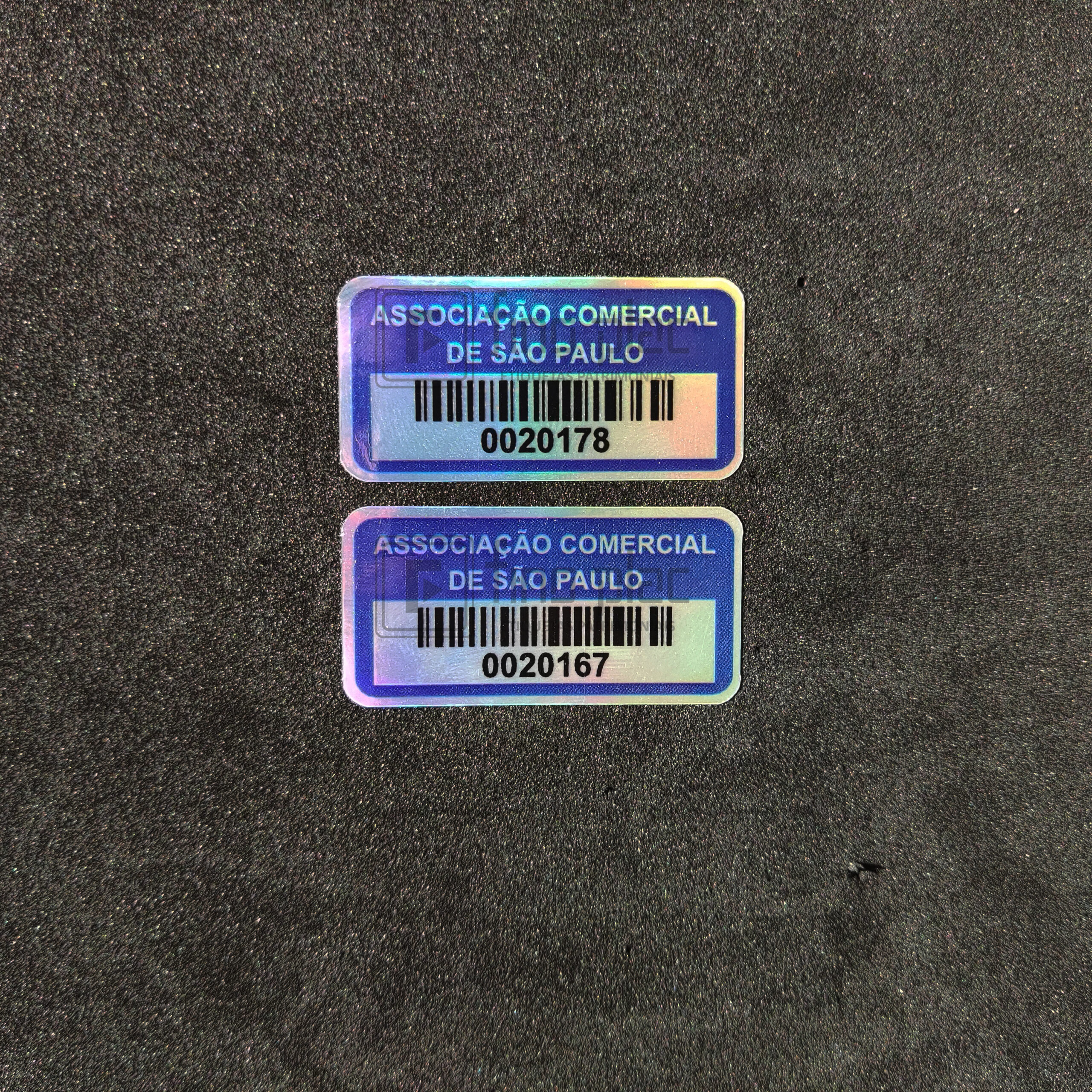 A etiqueta void é um adesivo lacre de segurança contra fraudes e acessos indevidos, garantindo segurança, rastreabilidade e controle