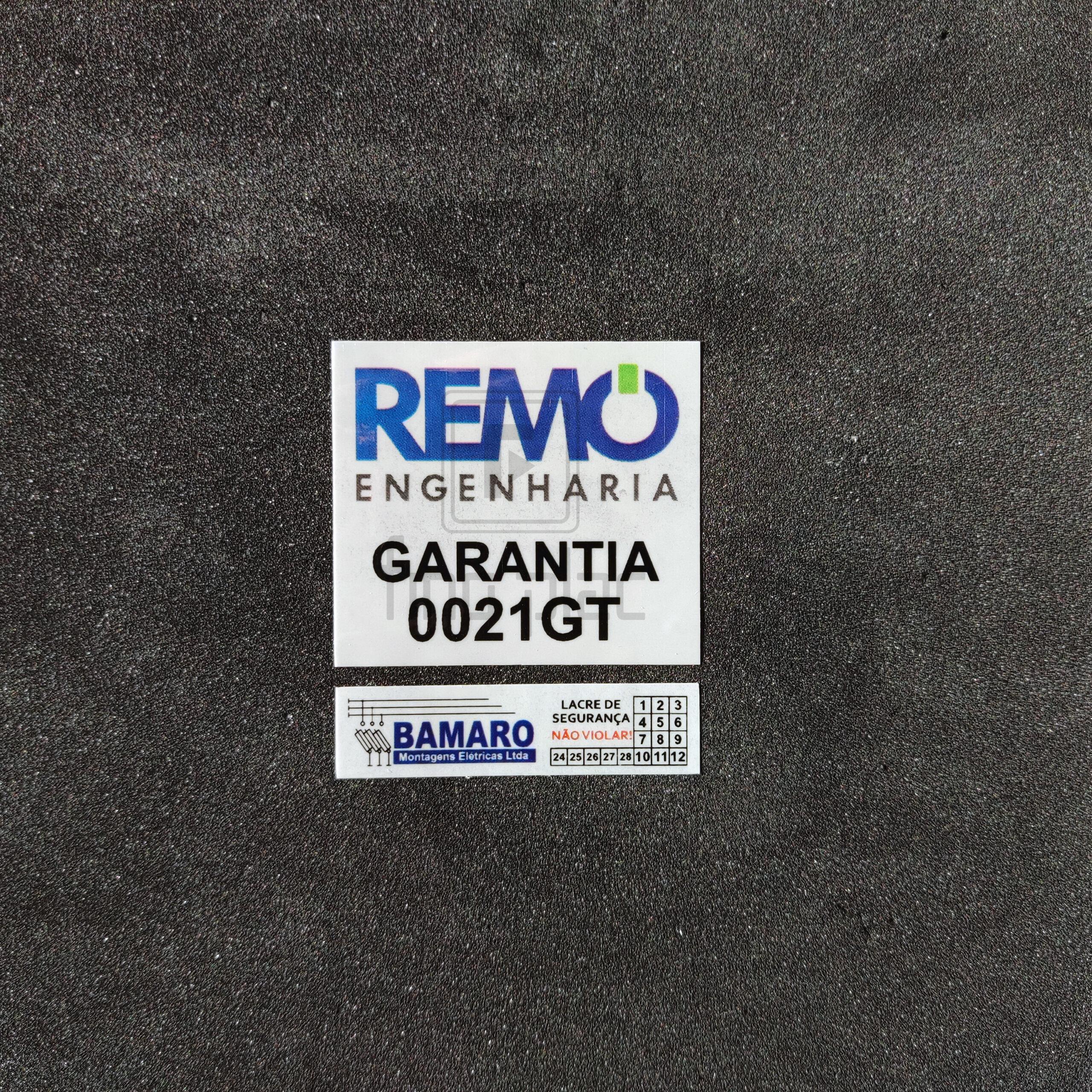A etiqueta void é um adesivo lacre de segurança contra fraudes e acessos indevidos, garantindo segurança, rastreabilidade e controle
