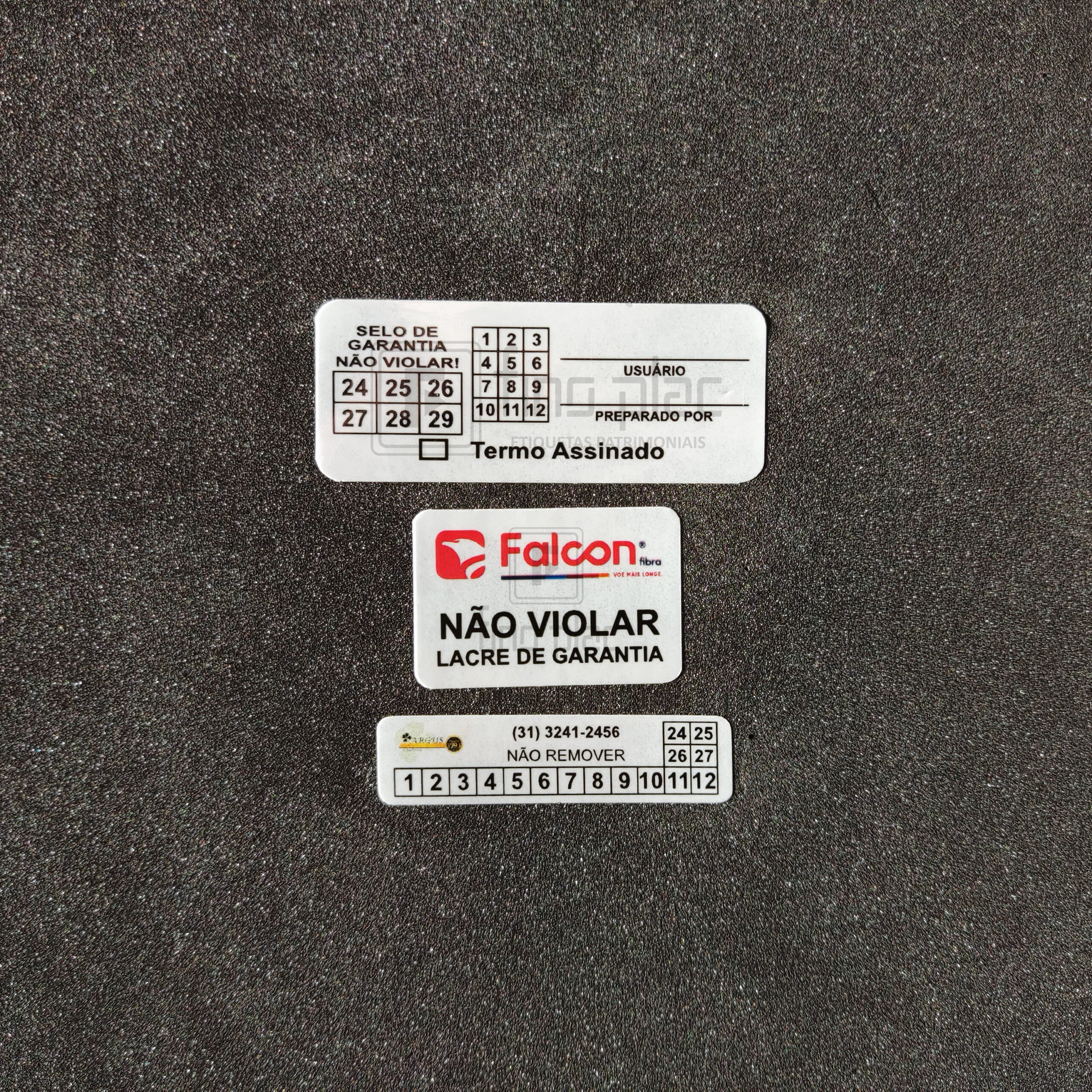 A etiqueta void é um adesivo lacre de segurança contra fraudes e acessos indevidos, garantindo segurança, rastreabilidade e controle